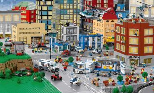 Фреска Лего город